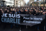 Près de 325 000 personnes ont défilé dans le Rhône en hommage à charlie Hebdo